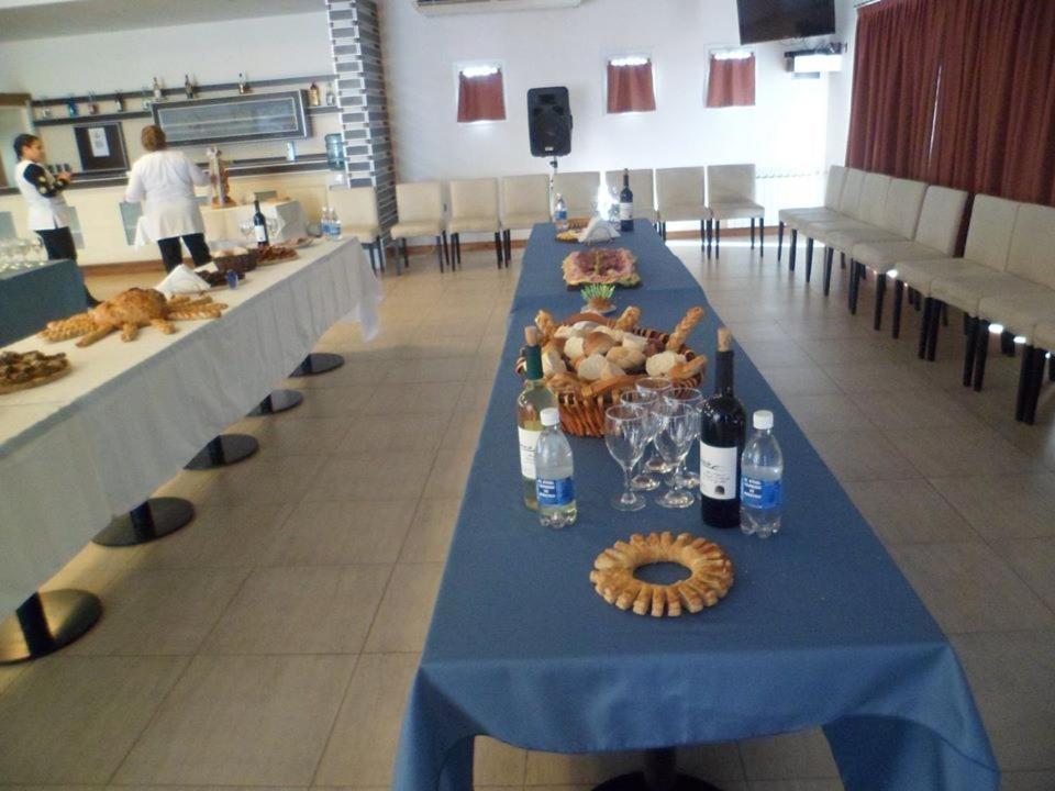 Hotel Quehue Санта Роса Екстериор снимка
